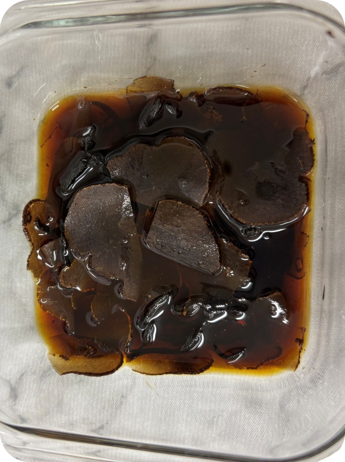 黒トリュフの昆布醬油漬け