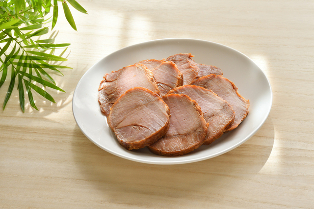 トリュフ塩でいただくローストポーク